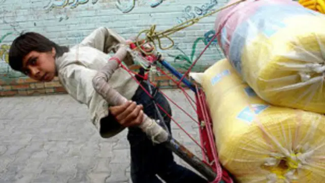 عمل الاطفال يحرمهم من التعليم