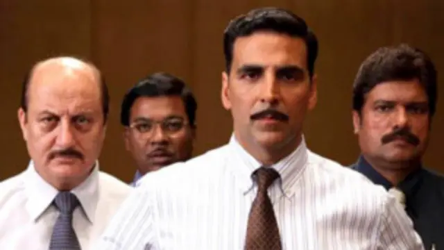 अक्षय कुमार और अनुपम खेर 