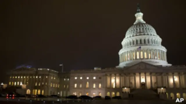 Конгресс США в понедельник возвращается с каникул