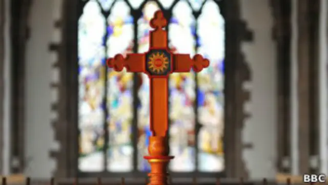 Крест в часовне святого Георгия в Шеффилде