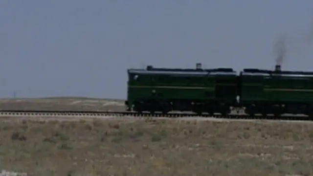 ترکمن تاجک اورګاډي پټلۍ به په حيرتان بندر کې د مزارشريف د اورگاډو له ليکې سره هم نښلي. 