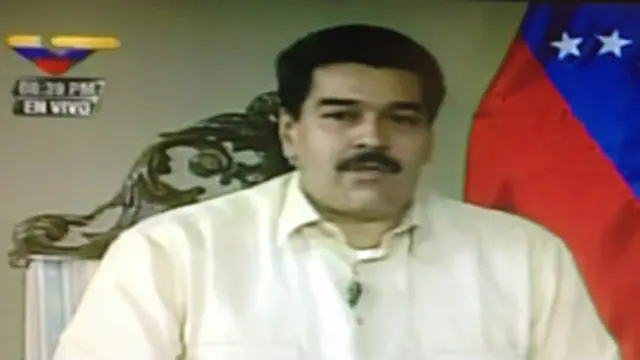 Wapres Maduro menyebut Chavez tetap berkuasa meski tidak hadiri sumpah jabatan. 