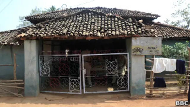 कांकेर ज़िले के इस आश्रम में 47 छात्राएं रहती हैं 