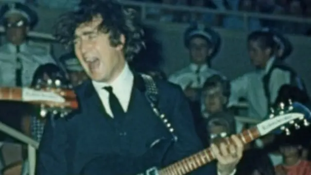 مغني فرقة البيتلز جون لينون