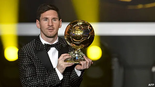 Lionel Messi terpilih sebagai pemain terbaik dunia 2012.