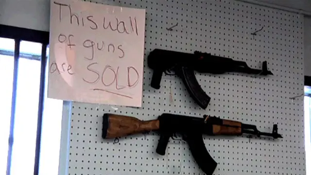 আমেরিকায় দোকানে গিয়ে আগ্নেয়াস্ত্র কেনা কঠিন ব্যাপার নয়। 
