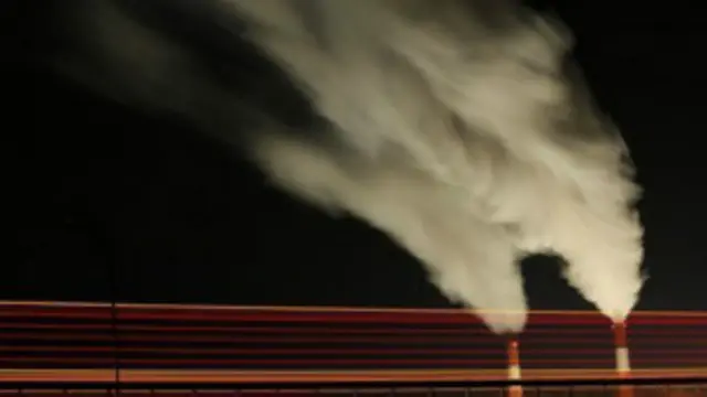 تساؤلات كثيرة بشأن حجم مسؤولية الأنشطة البشرية عن ارتفاع الحرارة.