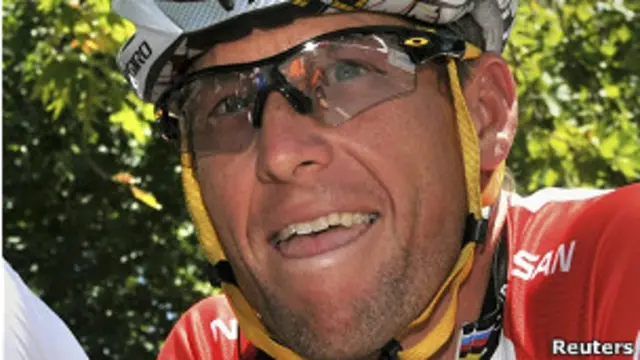 Lance Armstrong meminta maaf kepada staf sebuah yayasan kanker yang didirikannya.