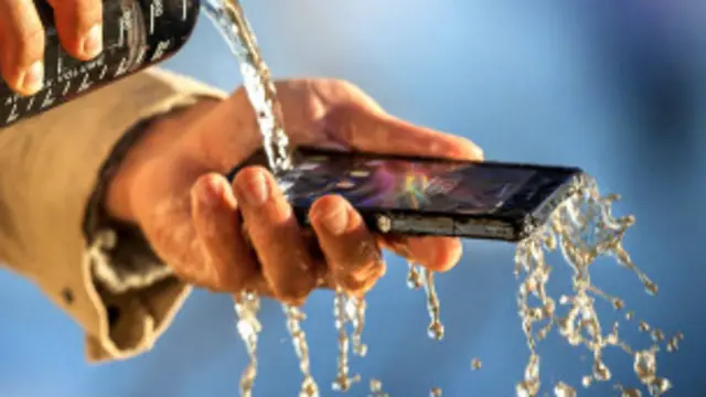 इस फोन को धोया जा सकता है