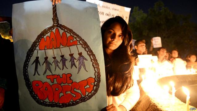 تظاهرات در هند در اعتراض به تجاوز گروهی به دختری دانشجو


