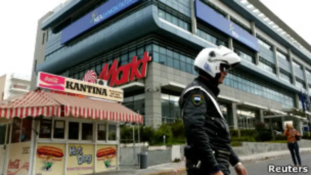 Обстрелянный офис партии "Новая демократия" в Афинах