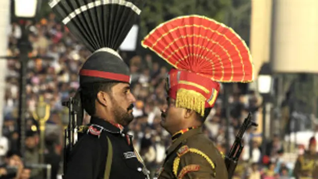 دہلی سے لاہور تک کے فاصلے کا تنازع اب عدالت میں پہنچ گیا ہے اور ہائی کورٹ کے مشورے پر دلی ٹرانسپورٹ کارپوریش (ڈی ٹی سی) نے ایک ریٹائرڈ جج کی خدمات حاصل کی ہیں