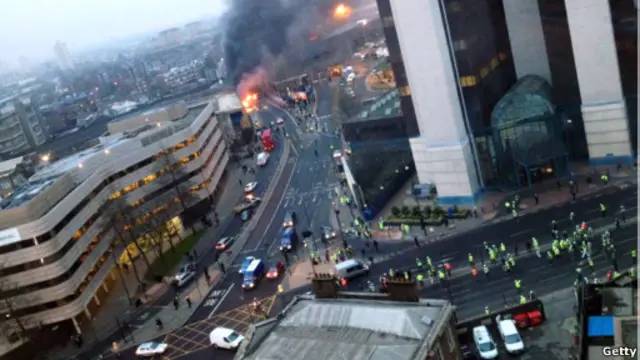 Воксхолл перекрыт полицией