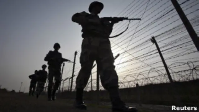 Soldados en Cachemira