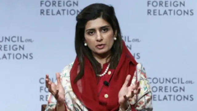 حنا ربانی کھر اور شیخ وقاص اکرم نے سیاست کا آغاز سنہ 2002 میں کیا اور مسلم لیگ قاف کے ساتھ وابستہ رہے