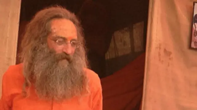 रामपुरी बाबा का आश्रम हरिद्वार में हैं और वो जूना अखाड़े से जुड़े हुए हैं.