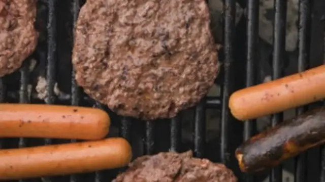 یہ سوال بھی اٹھ رہا ہے کہ بار بی کیو پر پابندی سے کتنا فرق پڑے گا