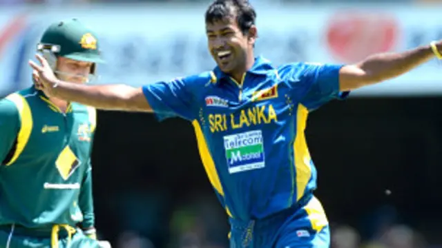 "ඇත්තම කියනවනම් අවුරුදු දෙකක් විතර 'වෝටර් බෝයි' වැඩේ තමයි කළේ"