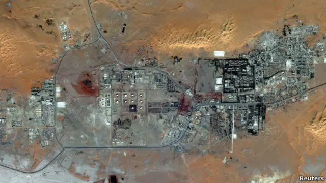 Kompleks gas alam di Aljazair. 