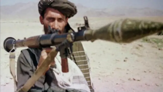 तालिबान चरमपंथियों के लगातार हो रहे हमलों की वजह से अफगानिस्तान के लोगों का जीवन कठिन हो गया है.