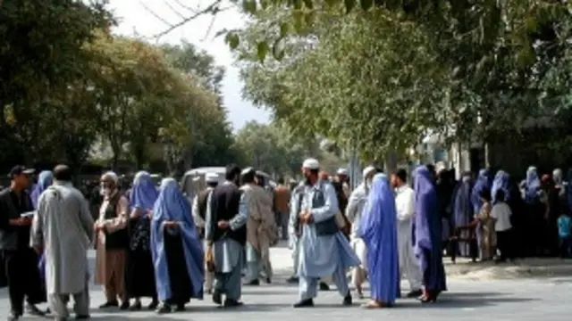 देश छोड़कर पलायन करने वाले अफगानों में ज्यादा संख्या पश्चिम के देशों में पनाह चाहने वालों की है