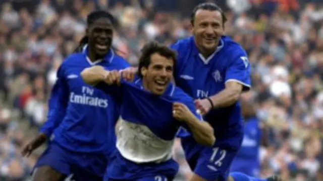 Saat bermain di Chelsea, Zola berhasil mencetak 80 gol.