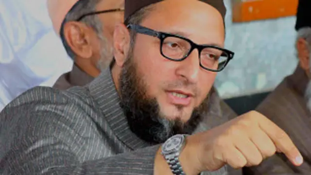 असदुद्दीन ओवैसी को 14 दिनों की न्यायिक हिरासत में भेज दिया है.