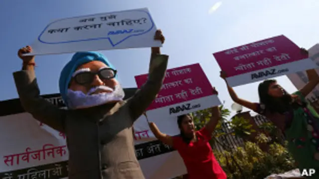 विश्लेषकों के अनुसार सरकारी नीतियों ने भारत की छवि ख़राब की है