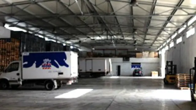 Interior de la bodega de Euromilk