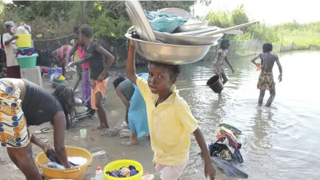 Niños en el río Senegal