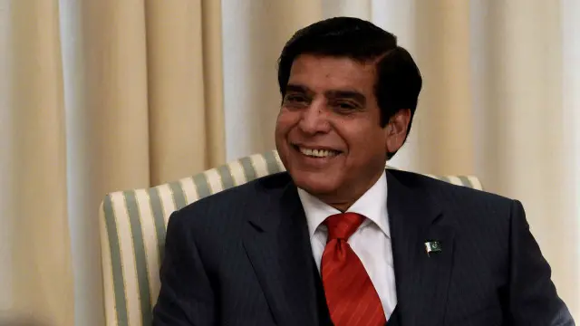 سابق وزیر اعظم پر پیراں غائب اور سہو وال کرائے کے بجلی گھروں کے مقدمے میں فردِ جرم عائد ہو چکی ہے