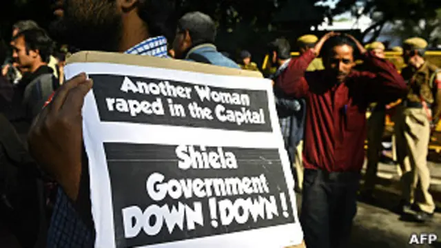 हाल ही में दिल्ली में गैंग रेप की घटना पर व्यापक विरोध प्रदर्शन हुए.