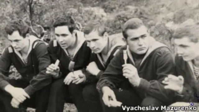 Вячеслав Мазуренко с сослуживцами