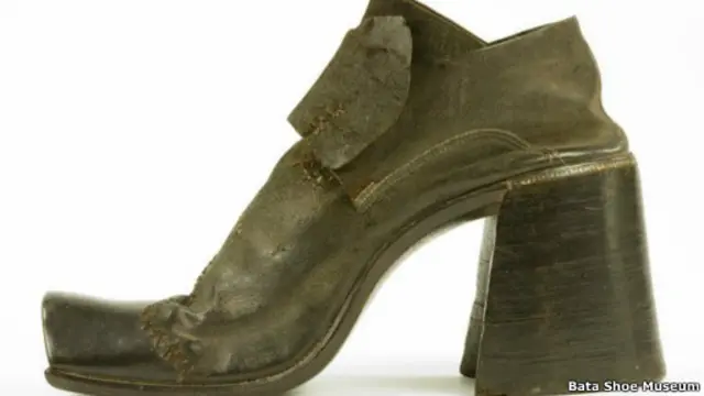 Sepatu heels pria hot sale