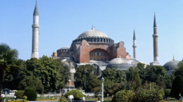 په ځينو اسلامي هېوادونو کې لږکۍ د تبعيض له شتون څخه شکايت کوي.