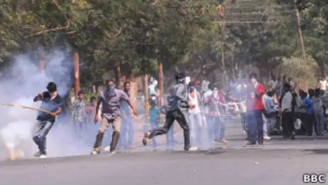 تلنگانہ ریاست کے قیام کے مطالبے پر کئی بار پرتشدد مظاہرے ہو چکے ہیں