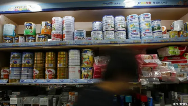 香港商鋪奶粉貨架