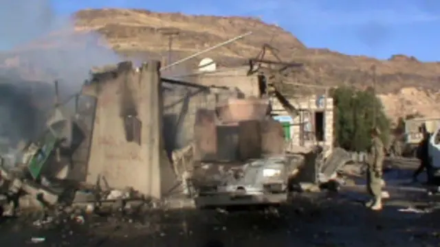 منزل دمر في غارة للجيش اليمني استهدفت مسلحي القاعدة في ابين