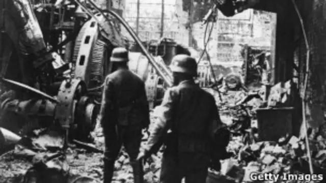 Немцы захватили почти весь город, но были впоследствии окружены советскими военными