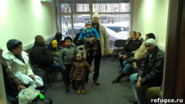 Несколько беженцев вынуждены ночевать в офисе помогающей им общественной организации