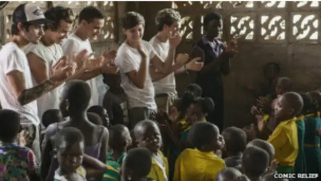 One Direction ikut dalam kegiatan amal di Ghana.