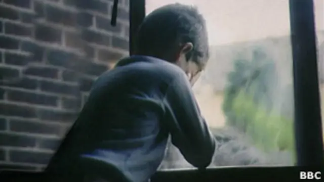 плачущий мальчик