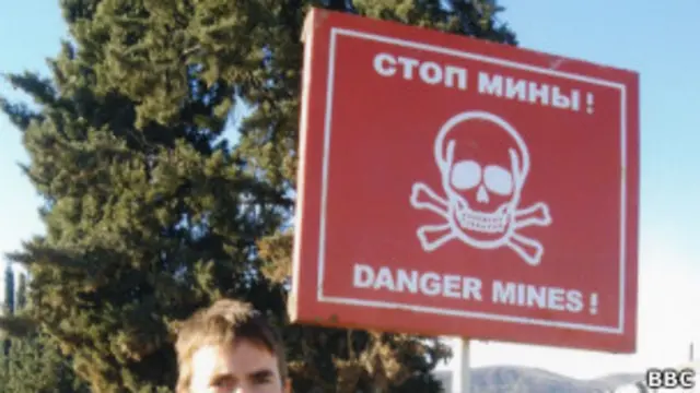 Надпись: "Осторожно: мины!" в Нагорном Карабахе