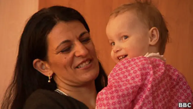 Забрать дочку из России американской маме удалось только через три недели после запланированного срока, пришлось трижды менять билет и испытать "ночной кошмар" из-за нового закона