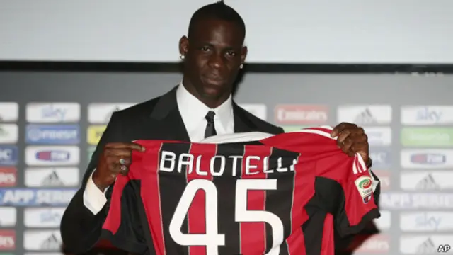 Mario Balotelli mengaku tidak menyesal meninggalkan Inggris.