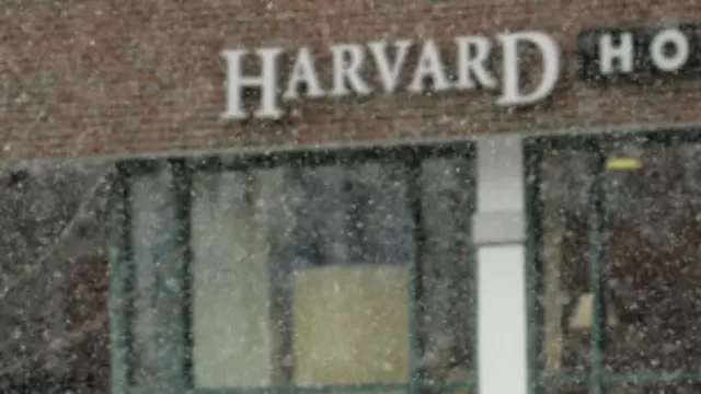 تعد الجامعة أحد أصعب جامعات العالم في قبول الطلبة، حيث أن ترتيبها الخامس عالميا من حيث صعوبة القبول