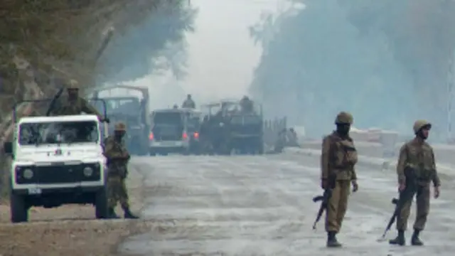 دو روز قبل بھی ضلع ٹانک میں طالبان مخالف امن کمیٹی کے رضاکاروں اور شدت پسندوں کے درمیان ہونے والی جھڑپ میں دو حملہ آوار مارے گئے