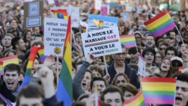 انطلقت احتجاجات مؤيدة لمشروع قانون زواج المثليين في باريس.