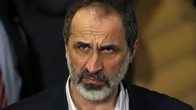 انتقد أعضاء الائتلاف إعلان رئيس الائتلاف، معاذ الخطيب، عن استعداده لإجراء مفاوضات مشروطة مع ممثلين عن النظام.