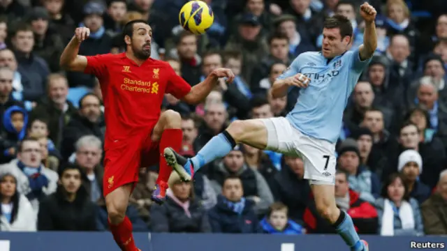 James Milner (Manchester City) dan Jose Enrique (Liverpool) 